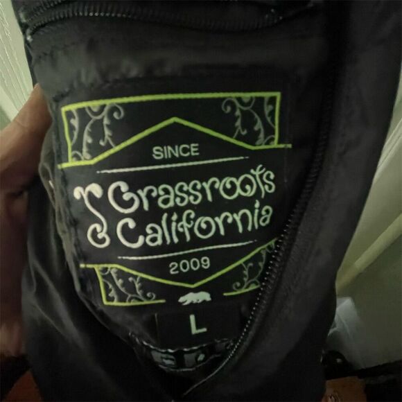Grassroots California Men's Rose Themed Rain Jacket Size L Hooded Lightweight - Picture 4 of 12